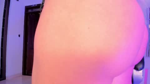 SOPHIE BARNETT online show from August 7, 6:13 am