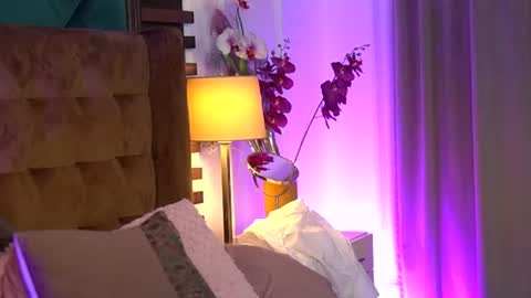 Sophie online show from August 12, 9:22 am