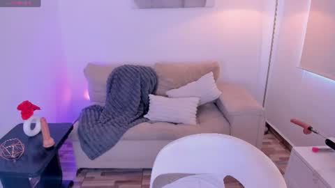 Sophie online show from July 11, 6:47 pm
