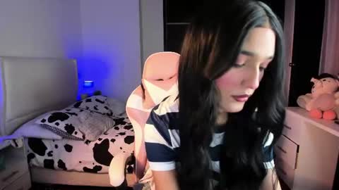    online show from August 13, 4:04 am