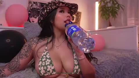 Sophiee  online show from August 11, 2:57 am