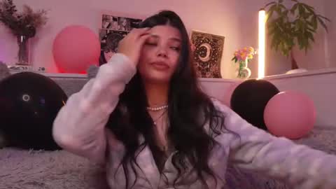 Sophiee  online show from August 13, 4:59 am