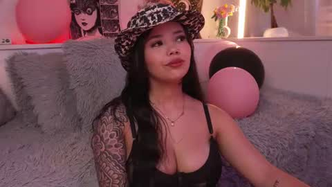 Sophiee  online show from August 13, 9:18 pm