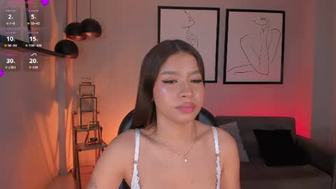 Sophie Houston online show from August 4, 1:41 pm