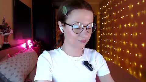 sophieleroux online show from July 28, 11:22 pm