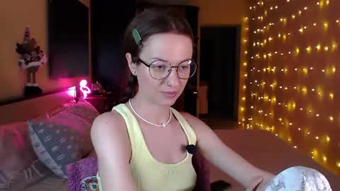 sophieleroux online show from July 30, 12:40 am
