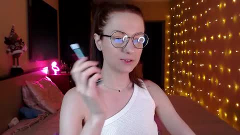 sophieleroux online show from August 3, 9:22 pm