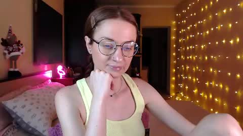 sophieleroux online show from August 4, 5:32 pm