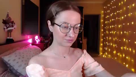 sophieleroux online show from August 4, 6:38 pm