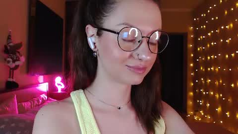 sophieleroux online show from August 10, 9:38 pm