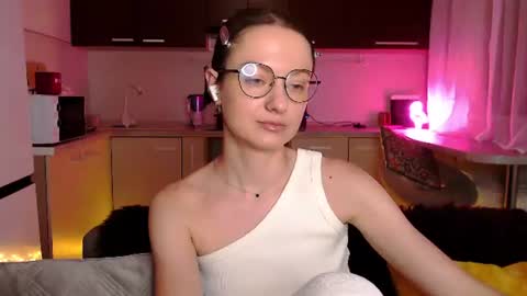 sophieleroux online show from August 14, 10:02 pm