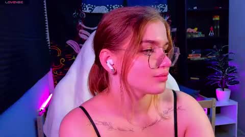 Sophie online show from August 5, 1:58 am