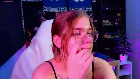Sophie online show from August 5, 3:04 am