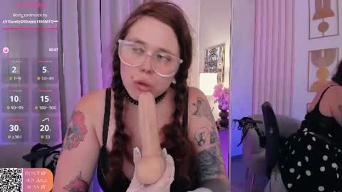 Sophie online show from August 2, 11:11 pm