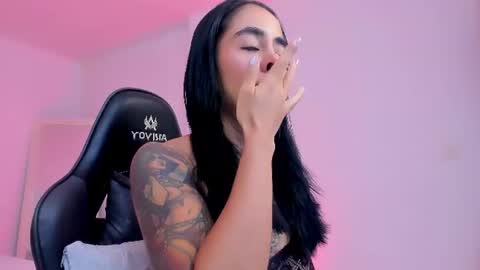 sophierooy online show from July 30, 12:45 pm