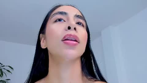 sophierooy online show from August 7, 1:38 am