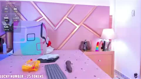 Sophie online show from August 3, 2:35 pm