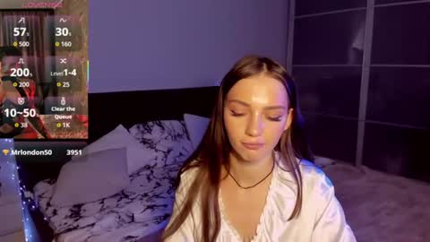 sophiewildcat online show from June 22, 2:23 am