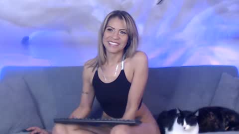 Sophy online show from August 15, 12:36 am
