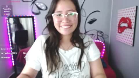 soralily online show from August 11, 8:22 pm