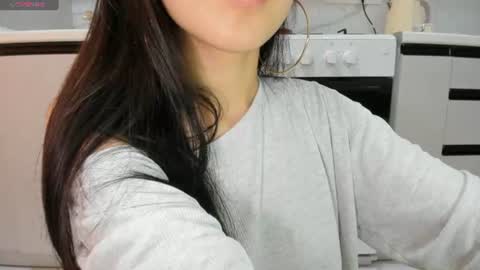 Mia online show from July 28, 10:32 am