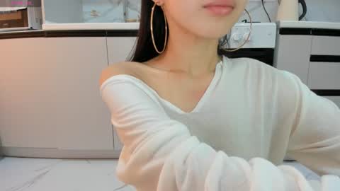 Mia online show from July 29, 9:16 am