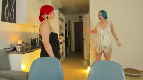 Leah online show from July 30, 5:20 pm