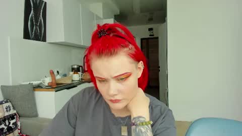 Leah online show from July 31, 2:01 pm