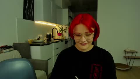 Leah online show from August 12, 4:09 pm