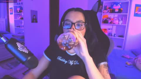 Lili online show from August 4, 11:02 pm