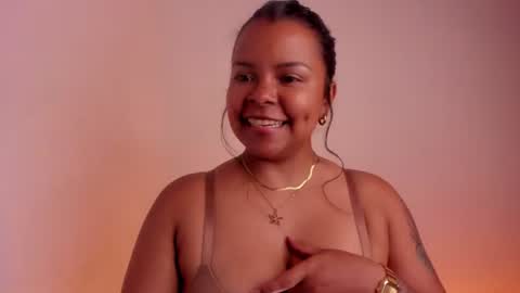 Paula  thumbs up me please online show from July 27, 9:31 pm