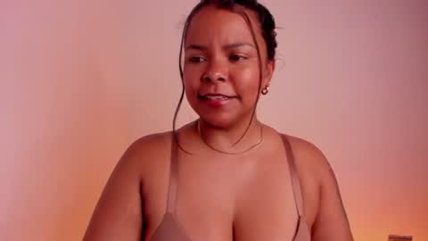 Paula  thumbs up me please online show from August 3, 7:54 pm