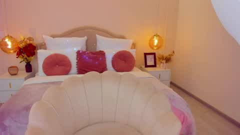 spacelady_ online show from April 15, 7:59 am