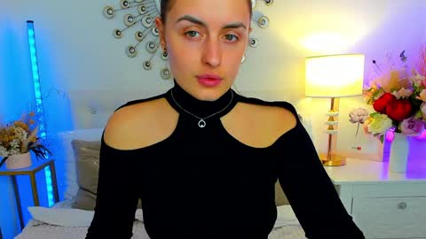 spacelady_ online show from May 2, 10:52 am