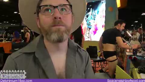 Spaceneighbor online show from June 27, 9:28 pm
