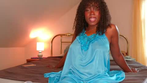 Soleil online show from August 12, 6:21 pm
