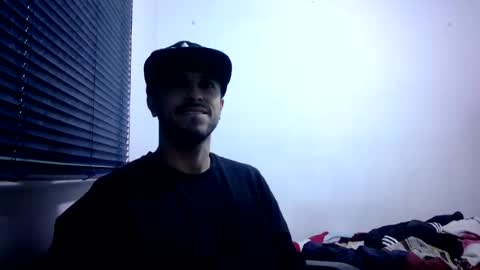 sperm_donor94 online show from August 15, 10:25 pm
