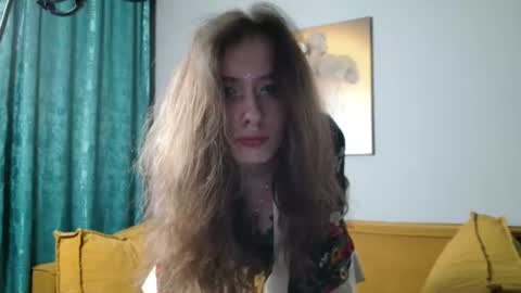 Mara online show from September 4, 8:13 pm