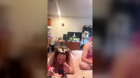 spicydevils420 online show from June 18, 1:16 am