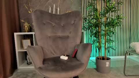 Leila online show from July 30, 8:26 pm
