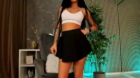 Leila online show from August 3, 10:28 pm