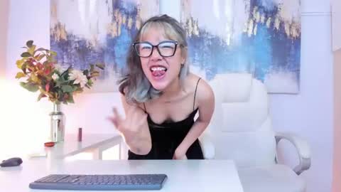 spoiledmei online show from August 8, 8:31 pm