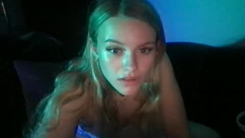 spoiledxo online show from May 1, 6:17 am
