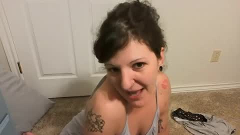 spookytten online show from June 18, 3:06 am