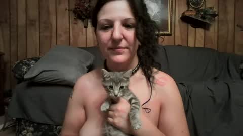 spookytten online show from July 6, 5:32 am