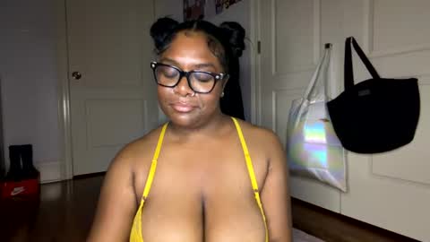 spreadthatassssssssss online show from July 9, 8:30 am