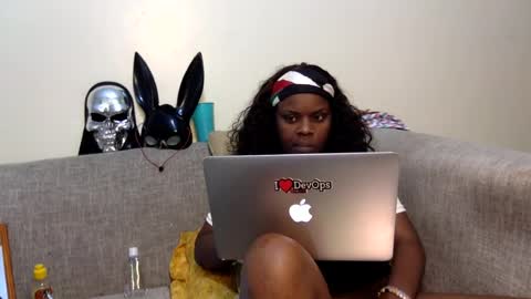 squirtebony online show from August 12, 8:11 pm