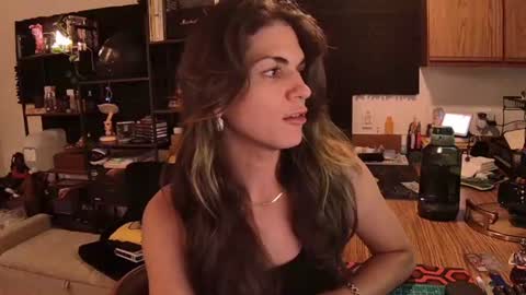 Earthling Gurl Michelle Allergy online show from June 29, 4:38 am