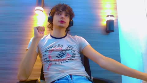 ethan online show from August 8, 1:00 pm