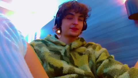 ethan online show from August 10, 1:23 pm